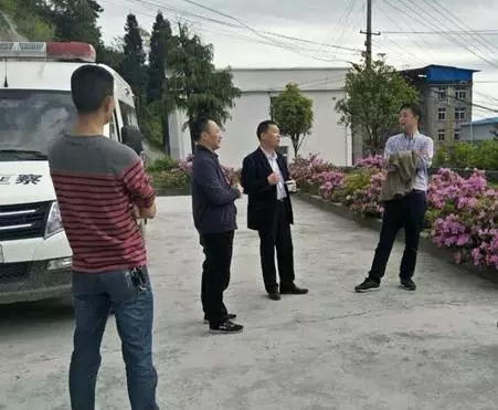 慰问干警.webp.jpg